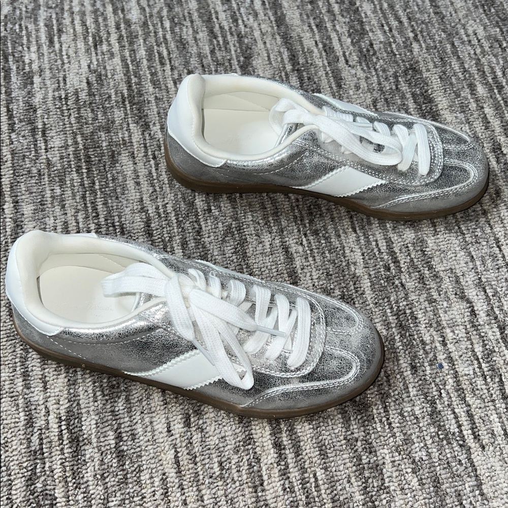 Universal Thread - Women's Spencer Fashion Sneakers Silver Size 6 - Picture 7 of 10